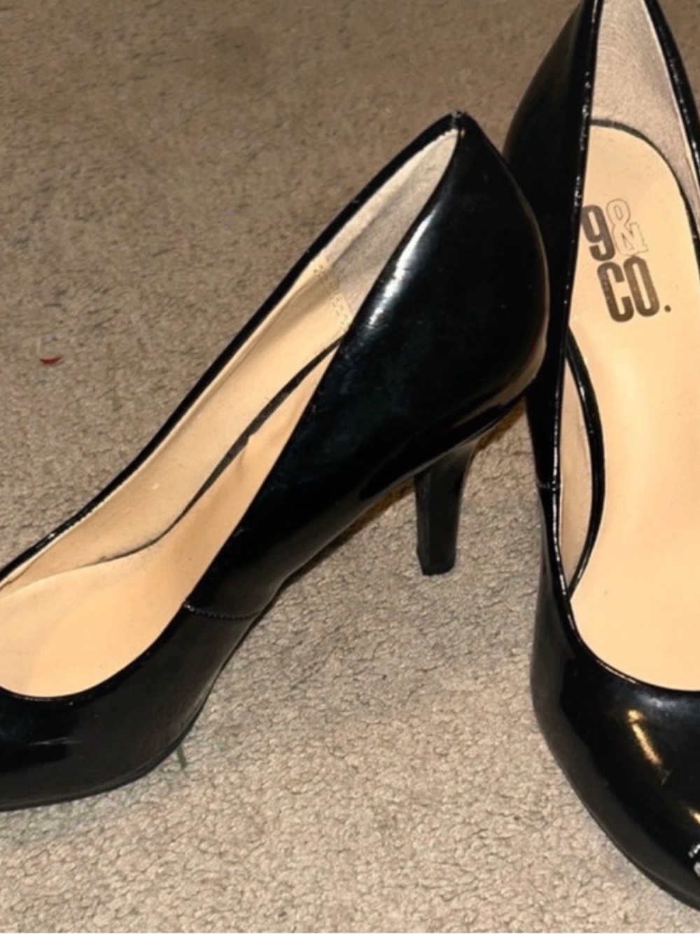 9 & Co. Black Patent Leather Mid-Heel Pumps